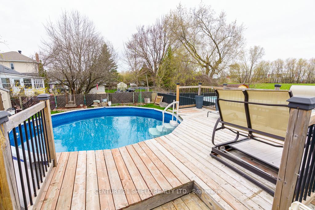 Photo 21 of 803 Leonard Avenue E, Cornwall, Cornwall — HOMEH