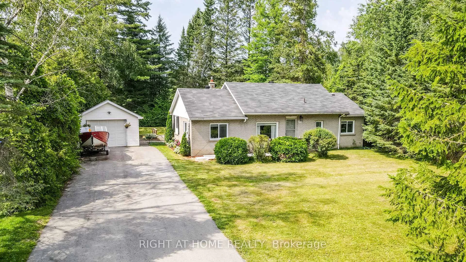 Photo 2 of 774 James Street, Innisfil, Alcona — HOMEH