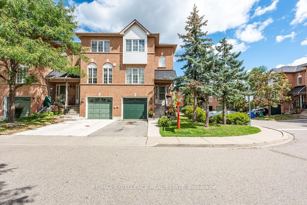 Photo 4 of Unit 82, 65 Brickyard Way, Brampton, Brampton North — HOMEH