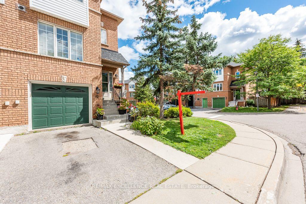 Photo 6 of Unit 82, 65 Brickyard Way, Brampton, Brampton North — HOMEH