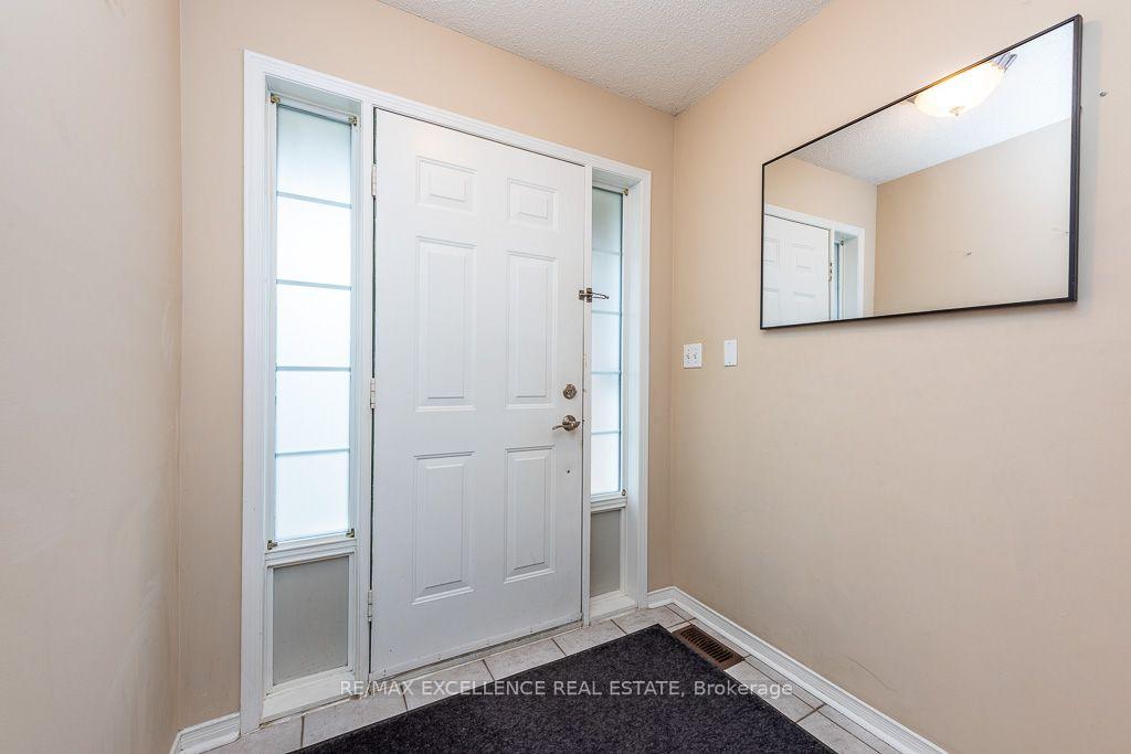 Photo 8 of Unit 82, 65 Brickyard Way, Brampton, Brampton North — HOMEH