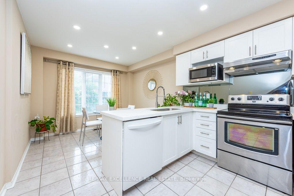 Photo 20 of Unit 82, 65 Brickyard Way, Brampton, Brampton North — HOMEH