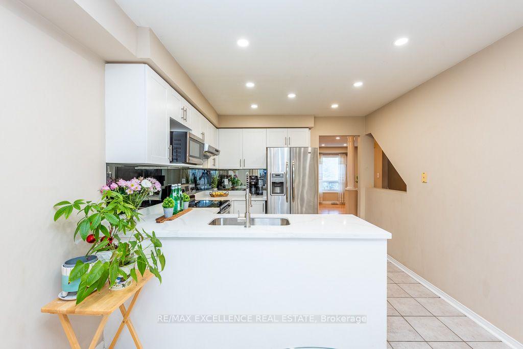 Photo 21 of Unit 82, 65 Brickyard Way, Brampton, Brampton North — HOMEH