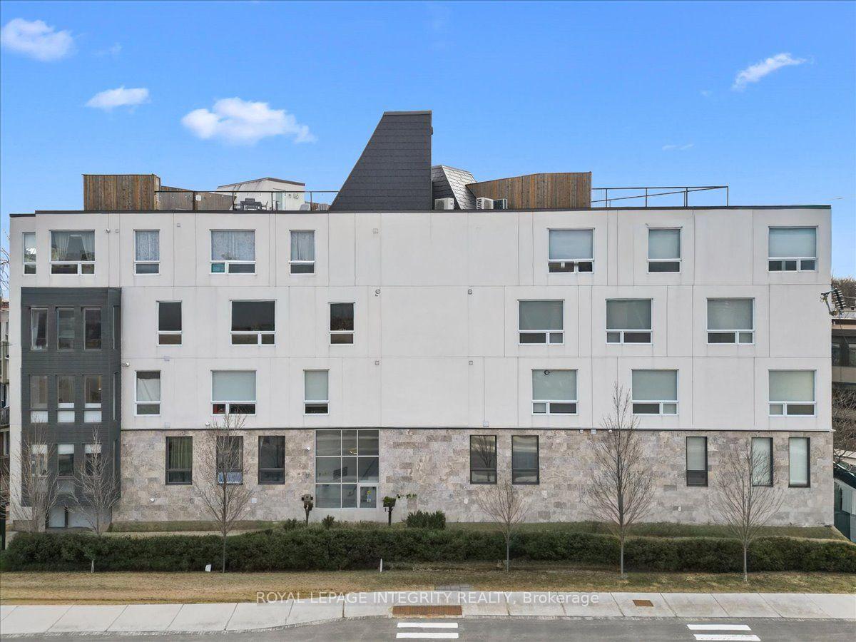 Photo of Unit 204, 150 Greenfield Avenue