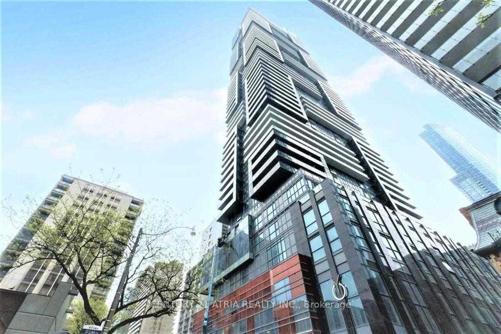 Front of Unit 5508, 7 Grenville Street