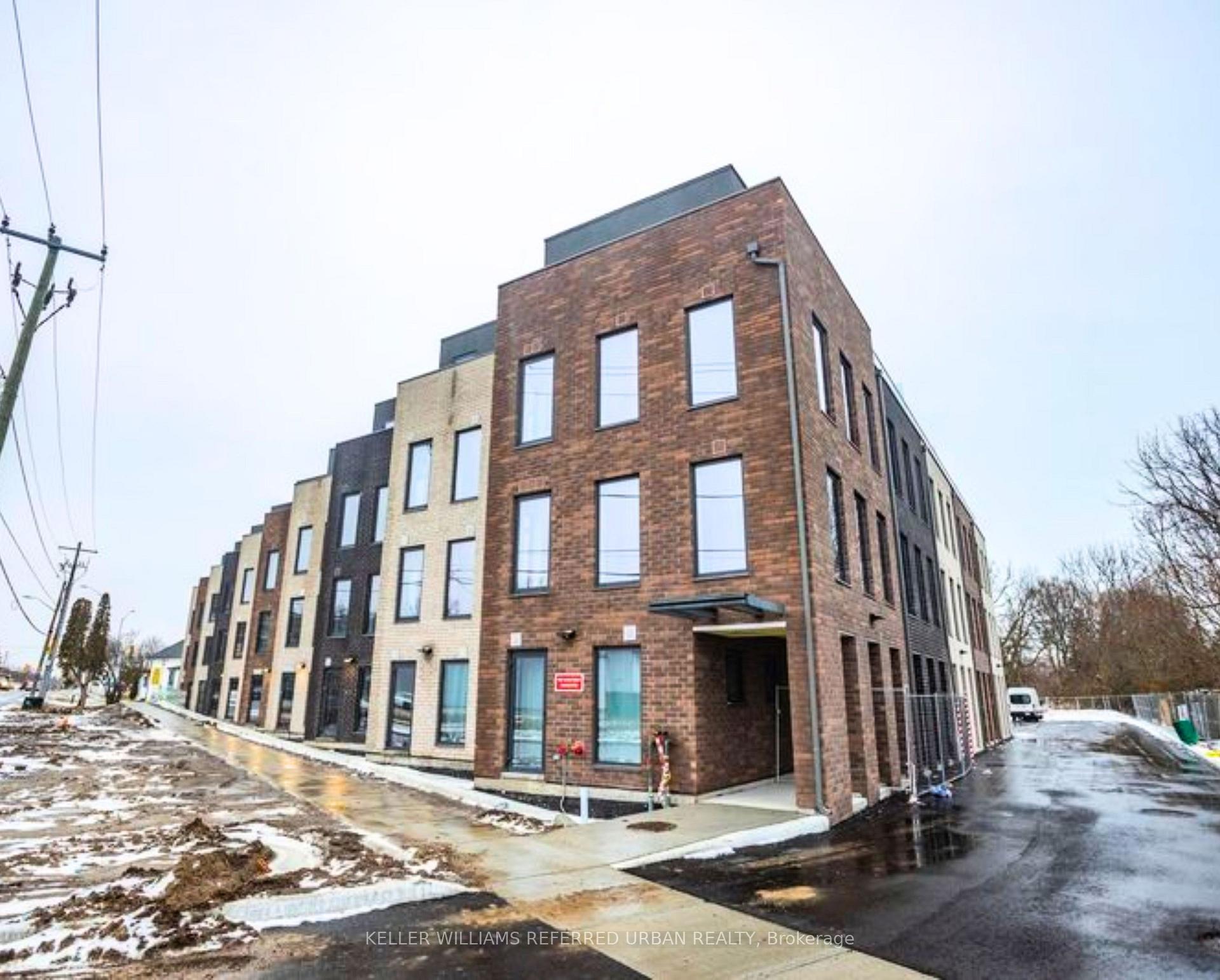 Front of Unit 216, 325 University Avenue W