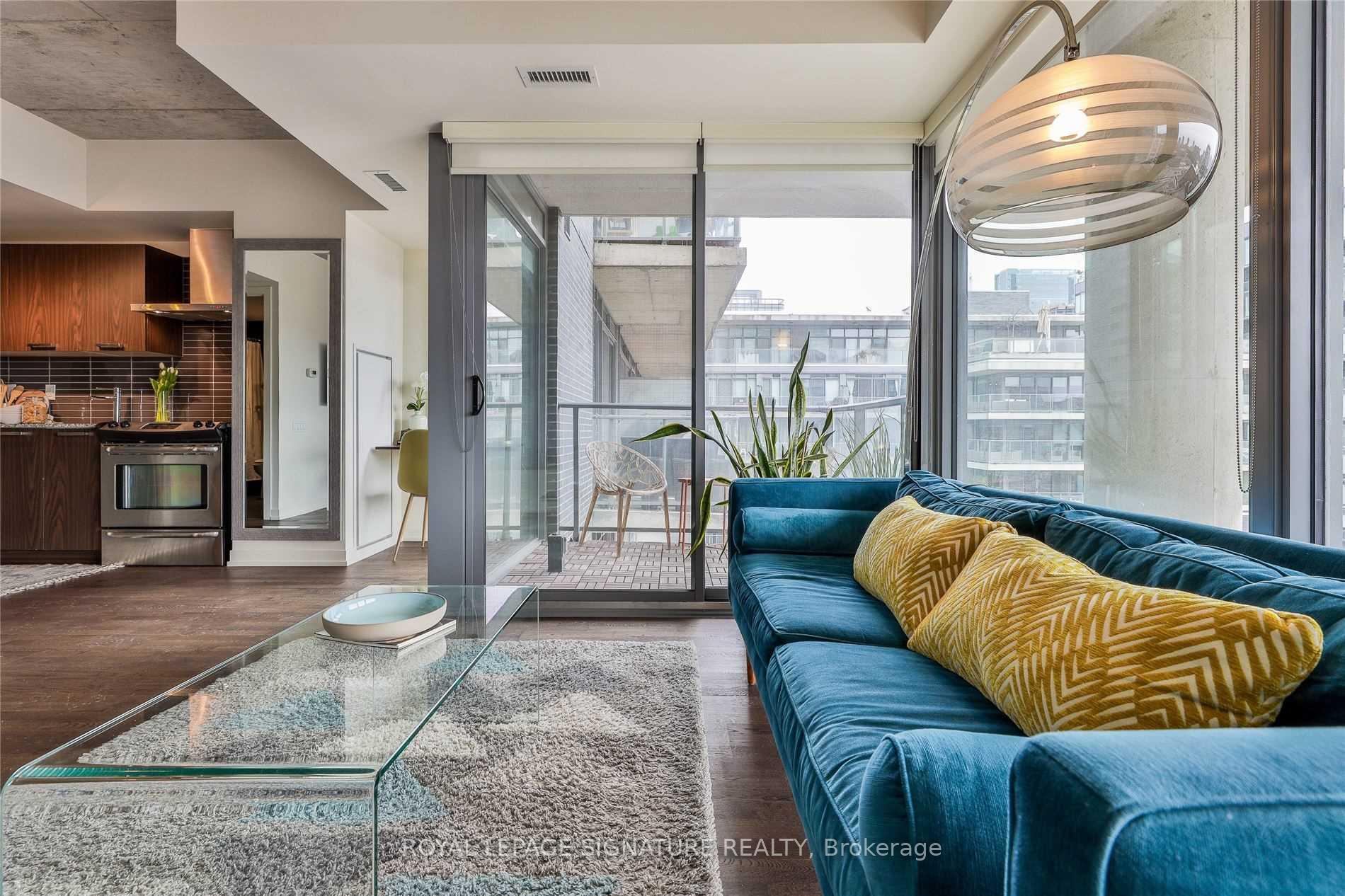 Photo 1 of Unit 819, 95 Bathurst Street, Toronto, Waterfront Communities — HOMEH