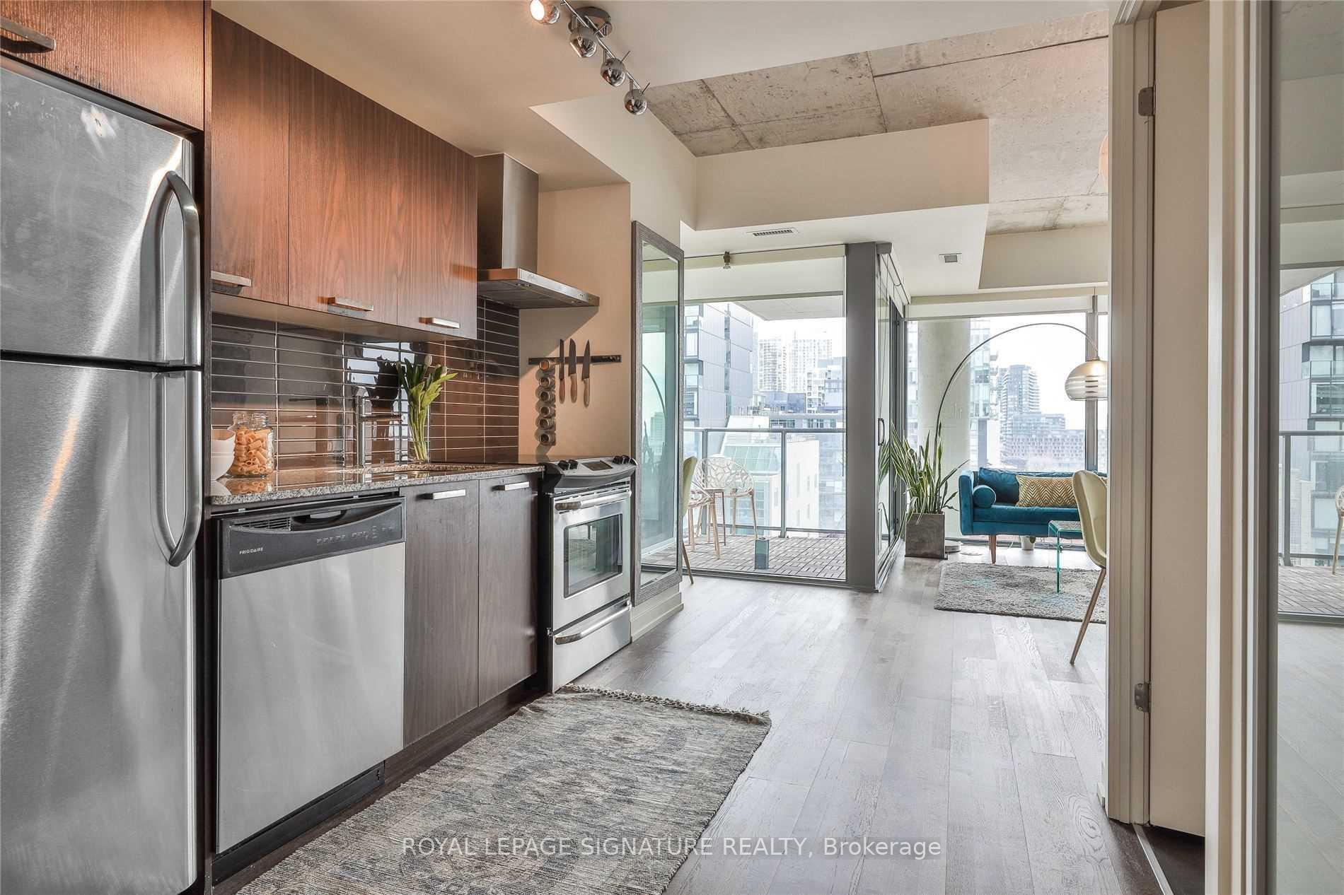 Photo 7 of Unit 819, 95 Bathurst Street, Toronto, Waterfront Communities — HOMEH