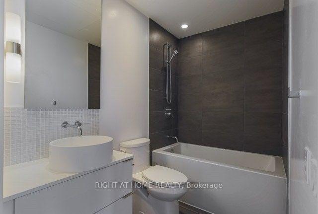 Photo 5 of Unit 1906, 185 Roehampton Avenue, Toronto, Mount Pleasant West — HOMEH