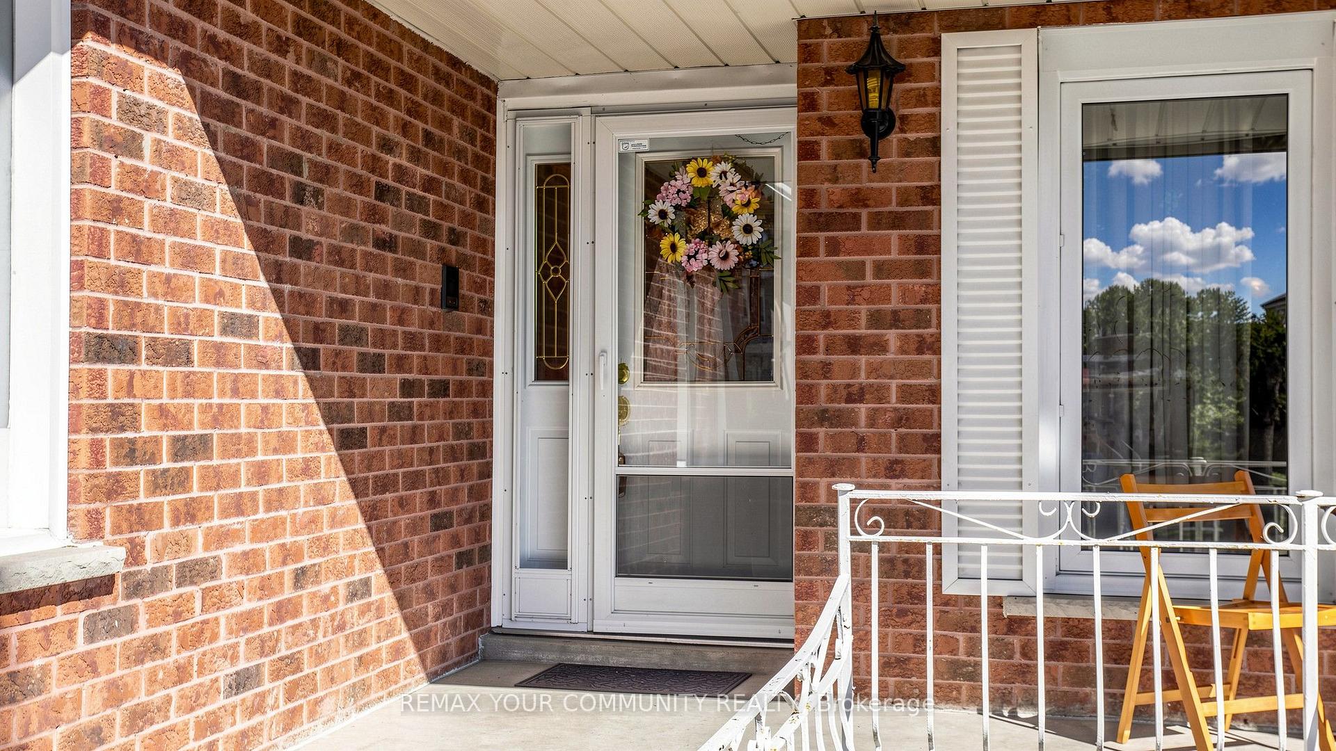 Photo 3 of 2 Janus Place, Vaughan, West Woodbridge — HOMEH