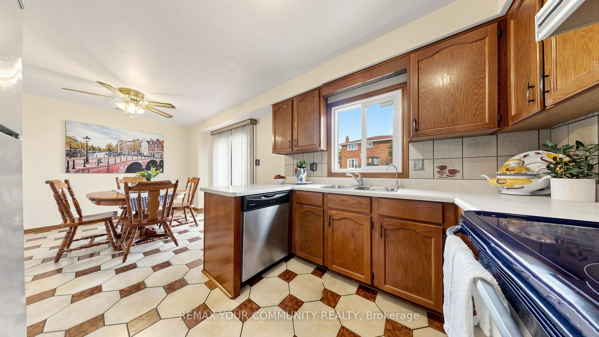 Photo 11 of 2 Janus Place, Vaughan, West Woodbridge — HOMEH