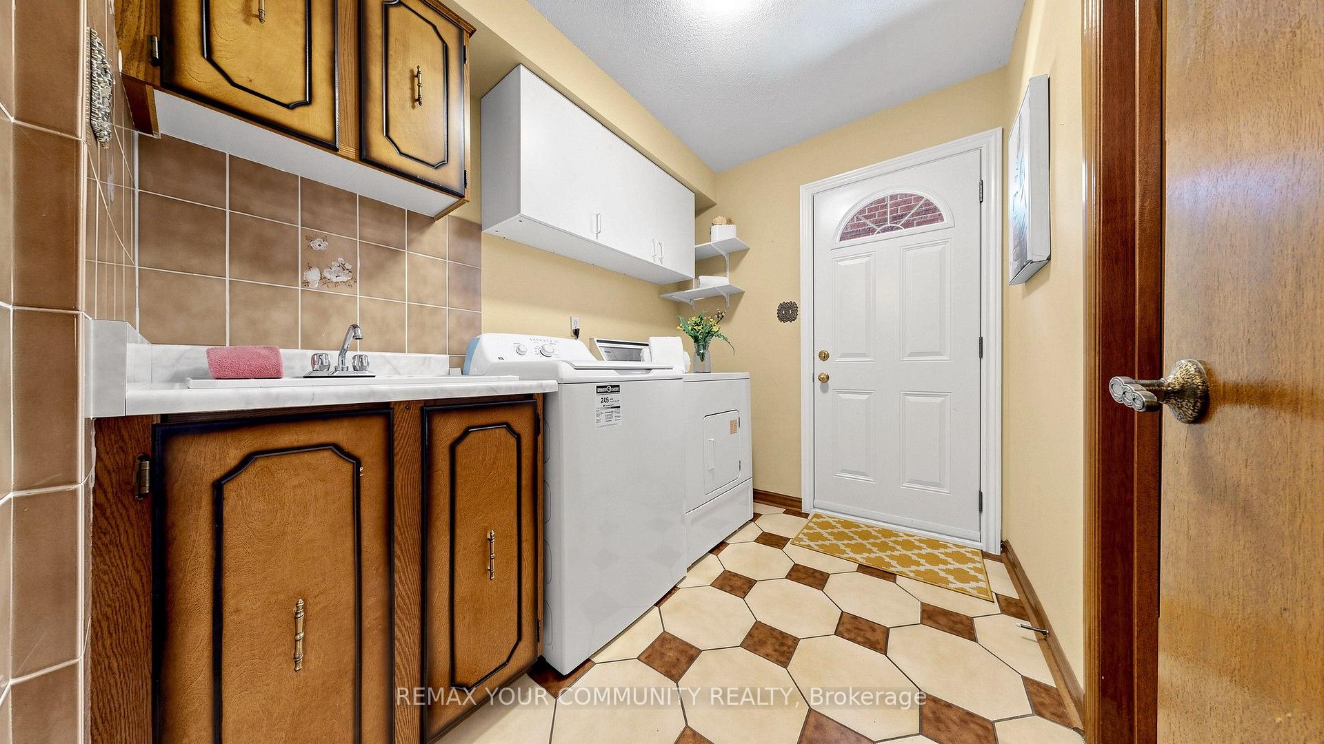 Photo 16 of 2 Janus Place, Vaughan, West Woodbridge — HOMEH