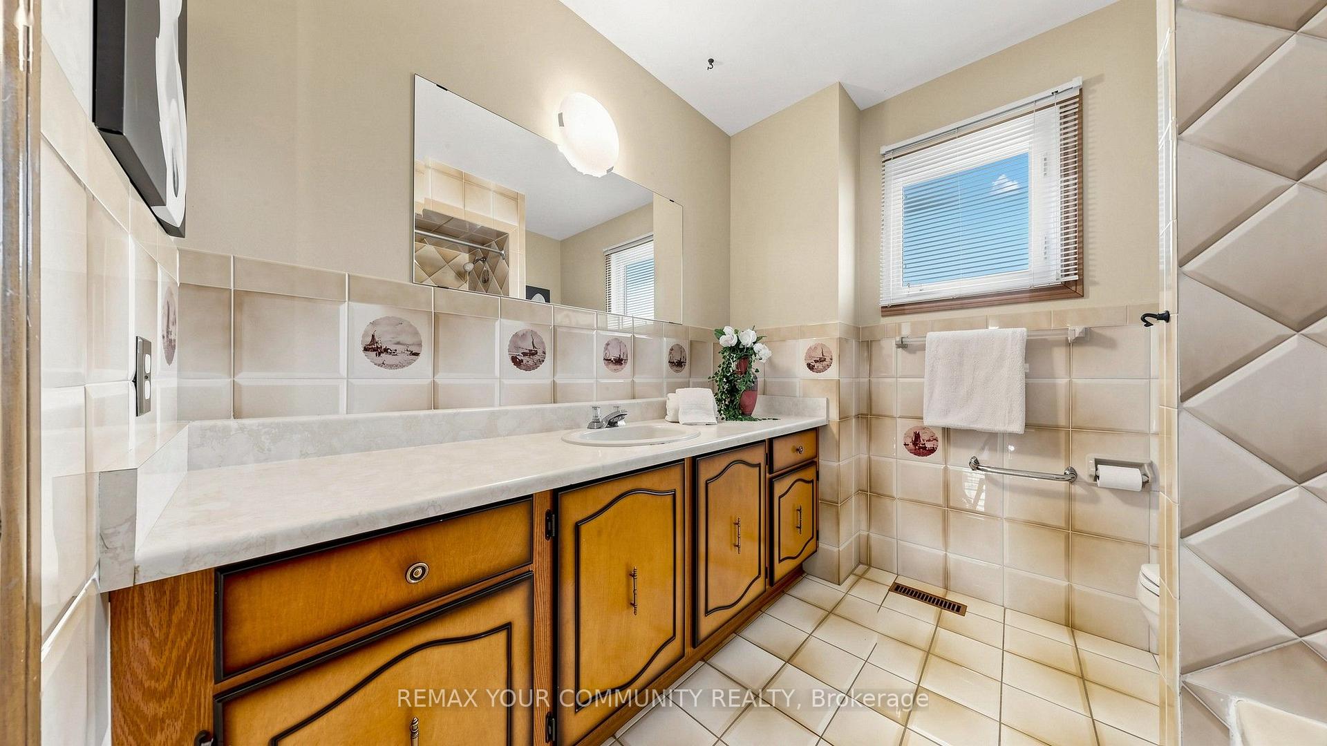 Photo 20 of 2 Janus Place, Vaughan, West Woodbridge — HOMEH