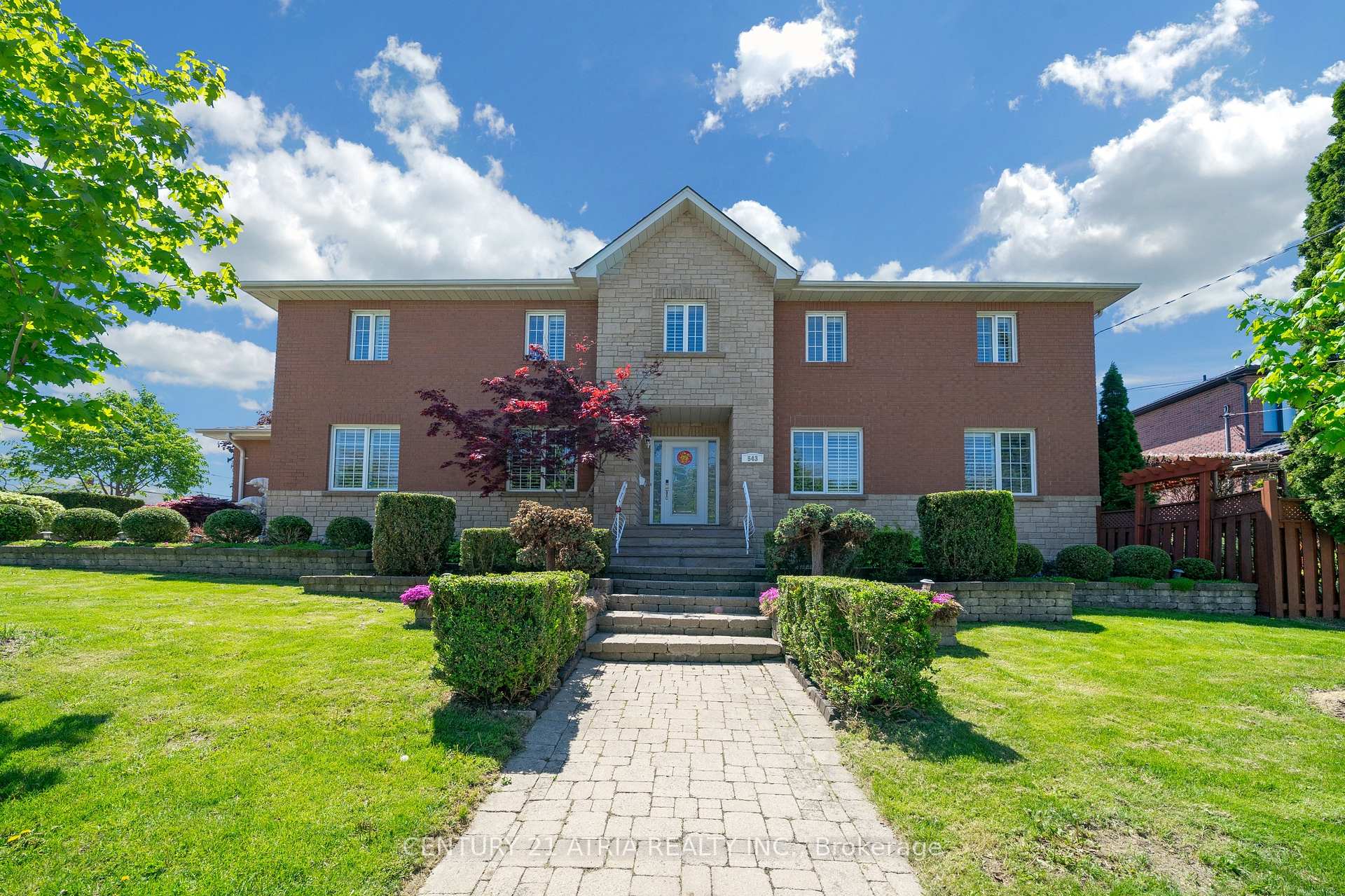 Photo 1 of 543 Queens Drive, North York, Rustic — HOMEH
