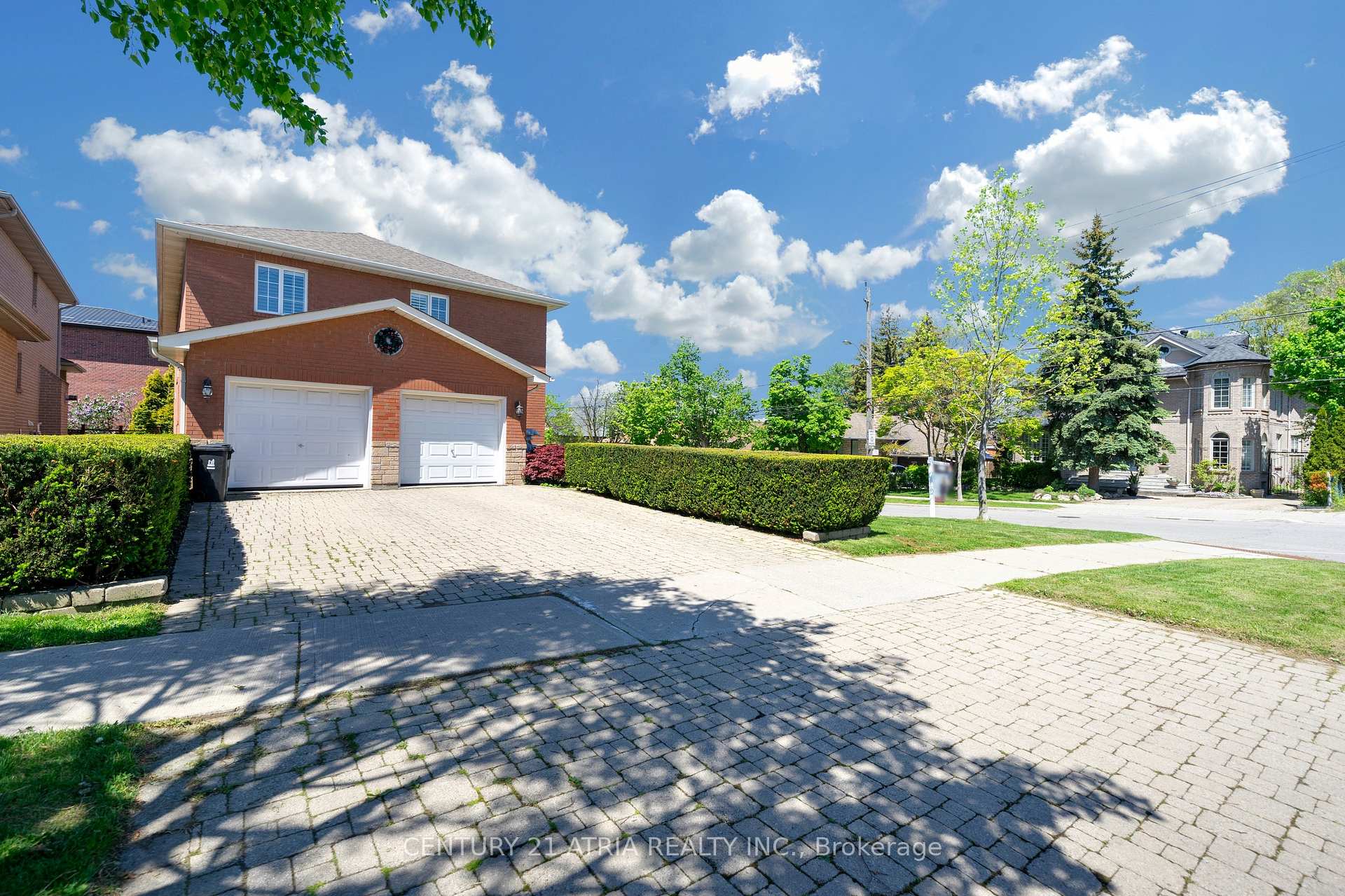 Photo 3 of 543 Queens Drive, North York, Rustic — HOMEH