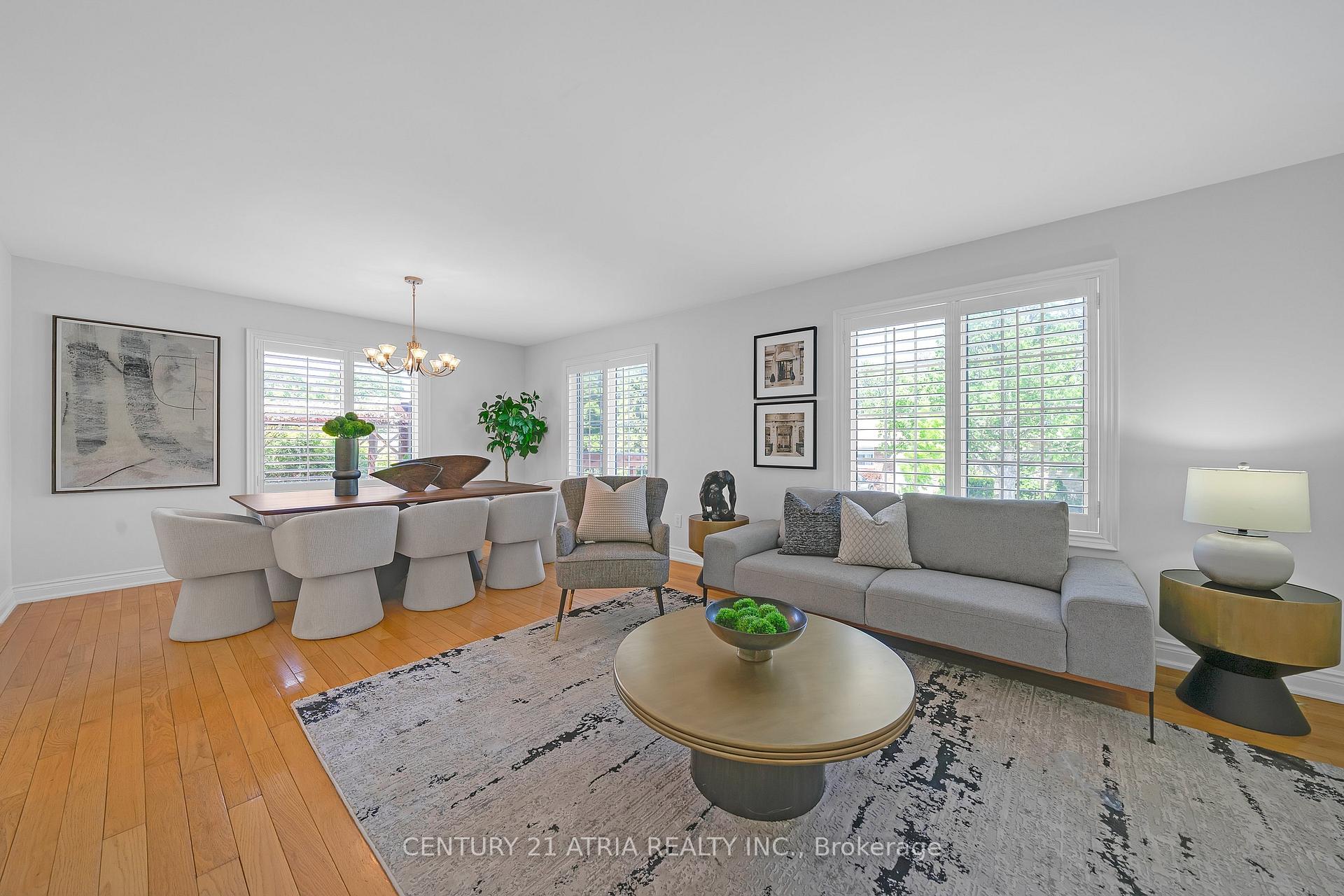 Photo 7 of 543 Queens Drive, North York, Rustic — HOMEH