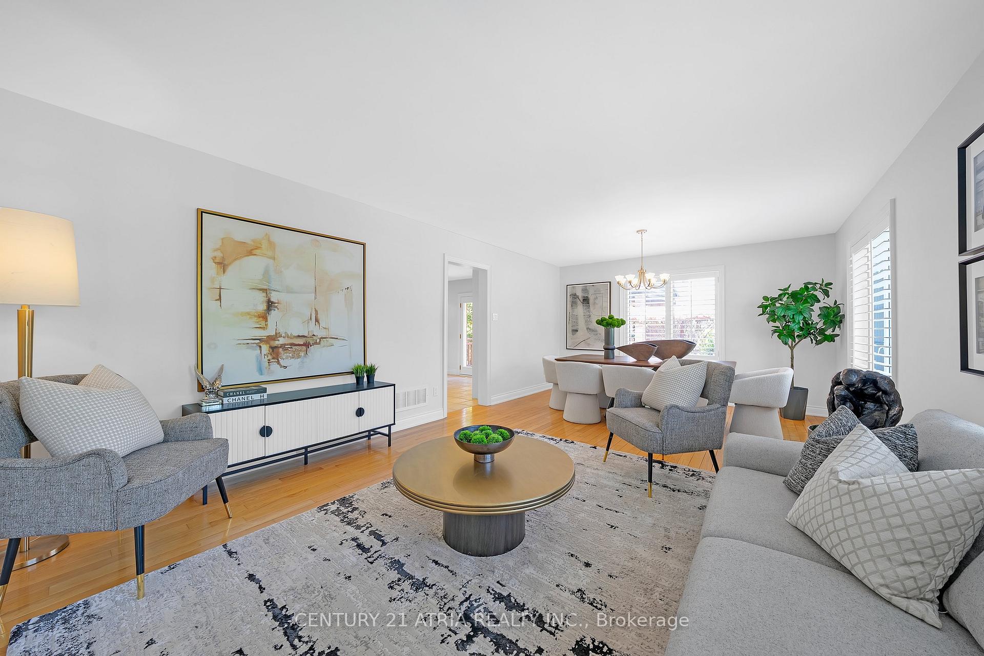 Photo 8 of 543 Queens Drive, North York, Rustic — HOMEH