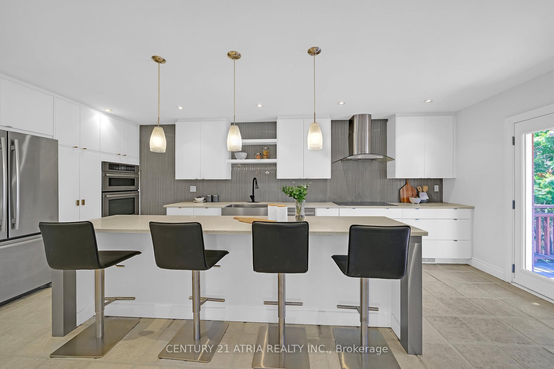 Photo 16 of 543 Queens Drive, North York, Rustic — HOMEH