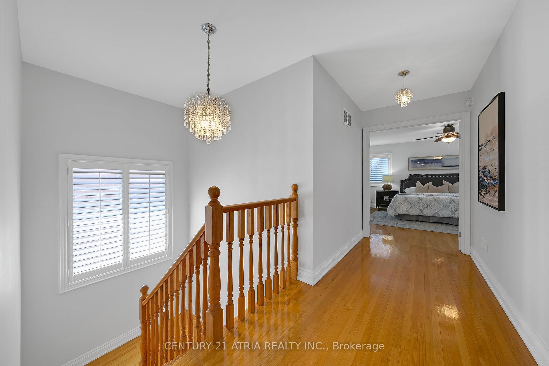 Photo 17 of 543 Queens Drive, North York, Rustic — HOMEH