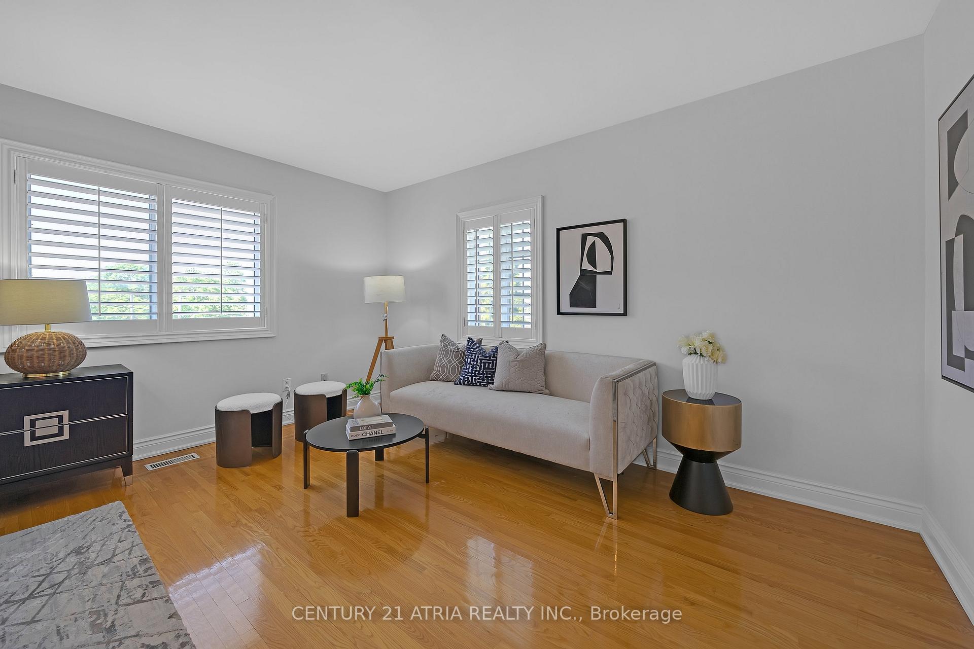 Photo 22 of 543 Queens Drive, North York, Rustic — HOMEH