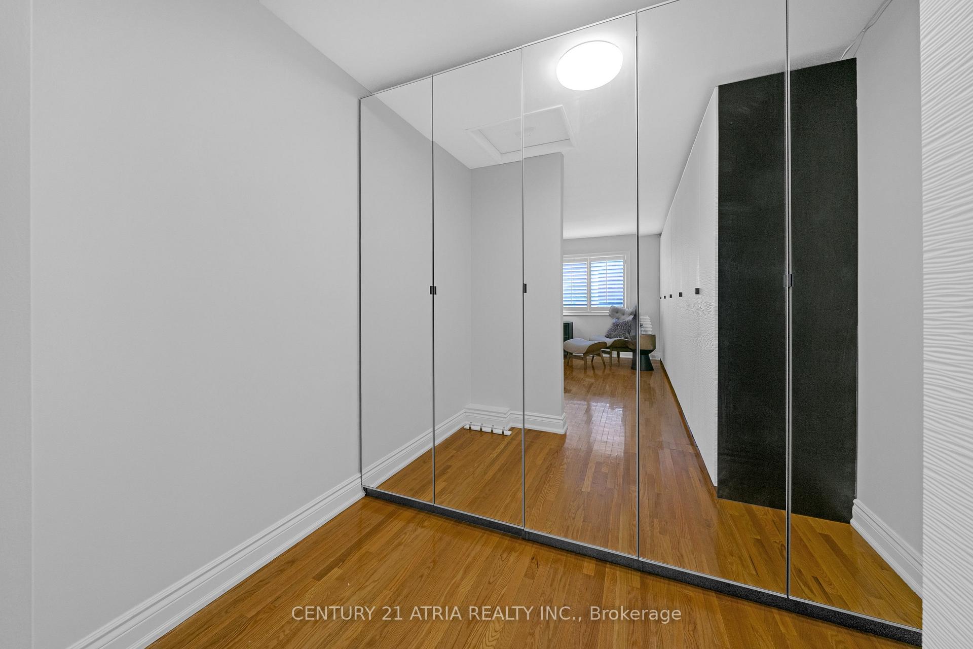 Photo 25 of 543 Queens Drive, North York, Rustic — HOMEH