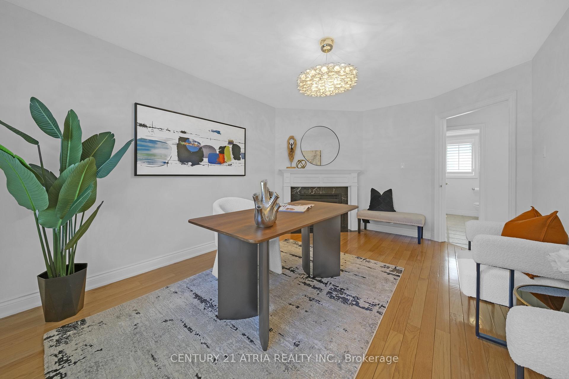 Photo 35 of 543 Queens Drive, North York, Rustic — HOMEH