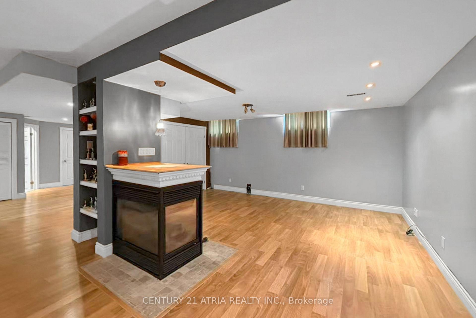 Photo 39 of 543 Queens Drive, North York, Rustic — HOMEH