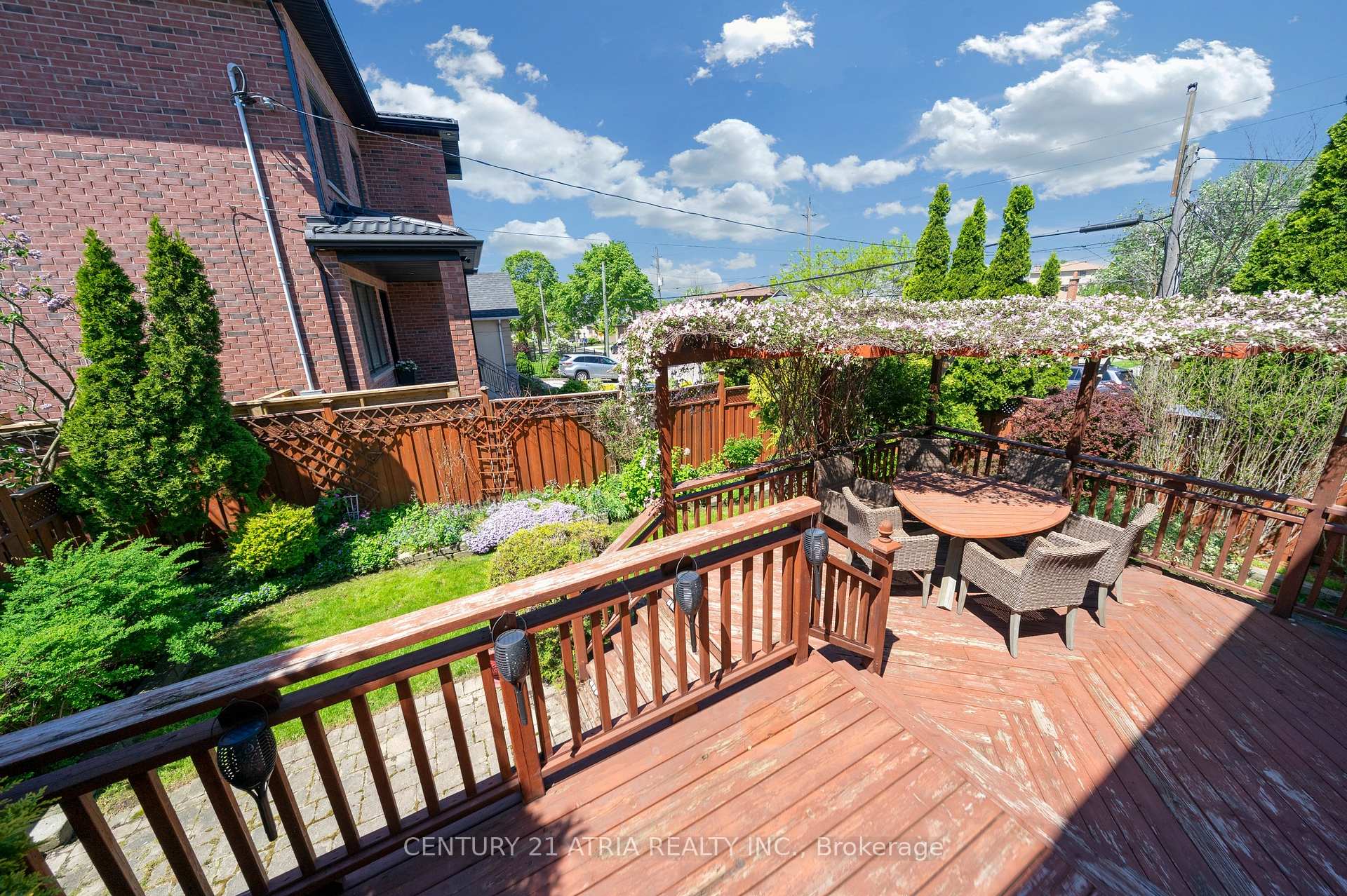 Photo 48 of 543 Queens Drive, North York, Rustic — HOMEH