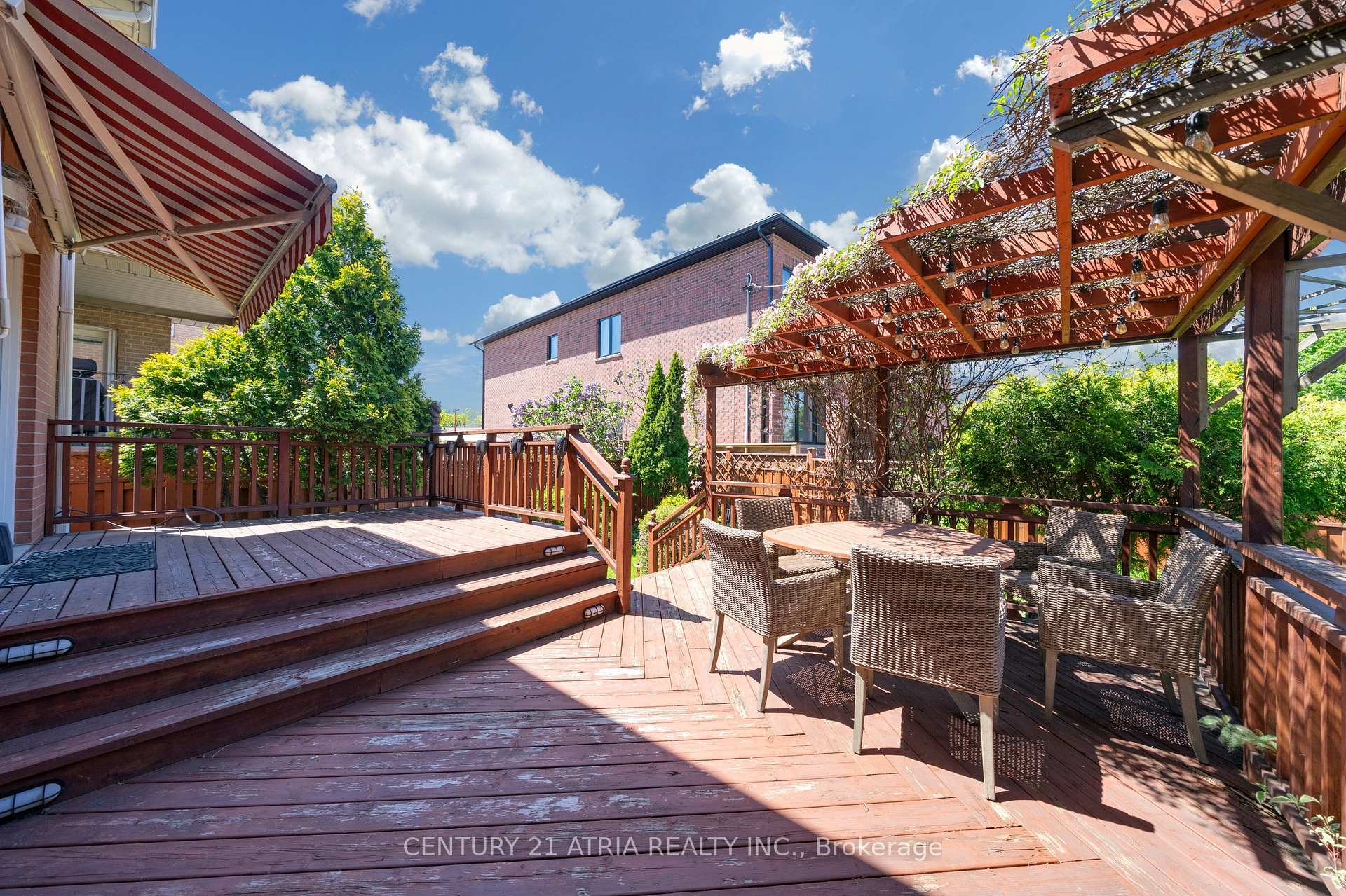 Photo 49 of 543 Queens Drive, North York, Rustic — HOMEH