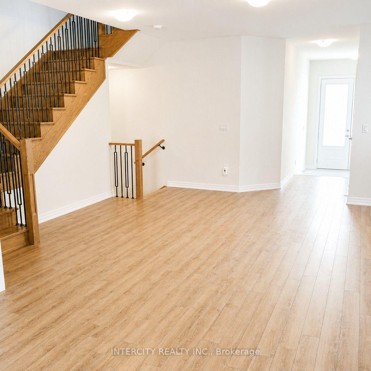 Photo 3 of 55 Pembrook Street, Caledon, Caledon East — HOMEH