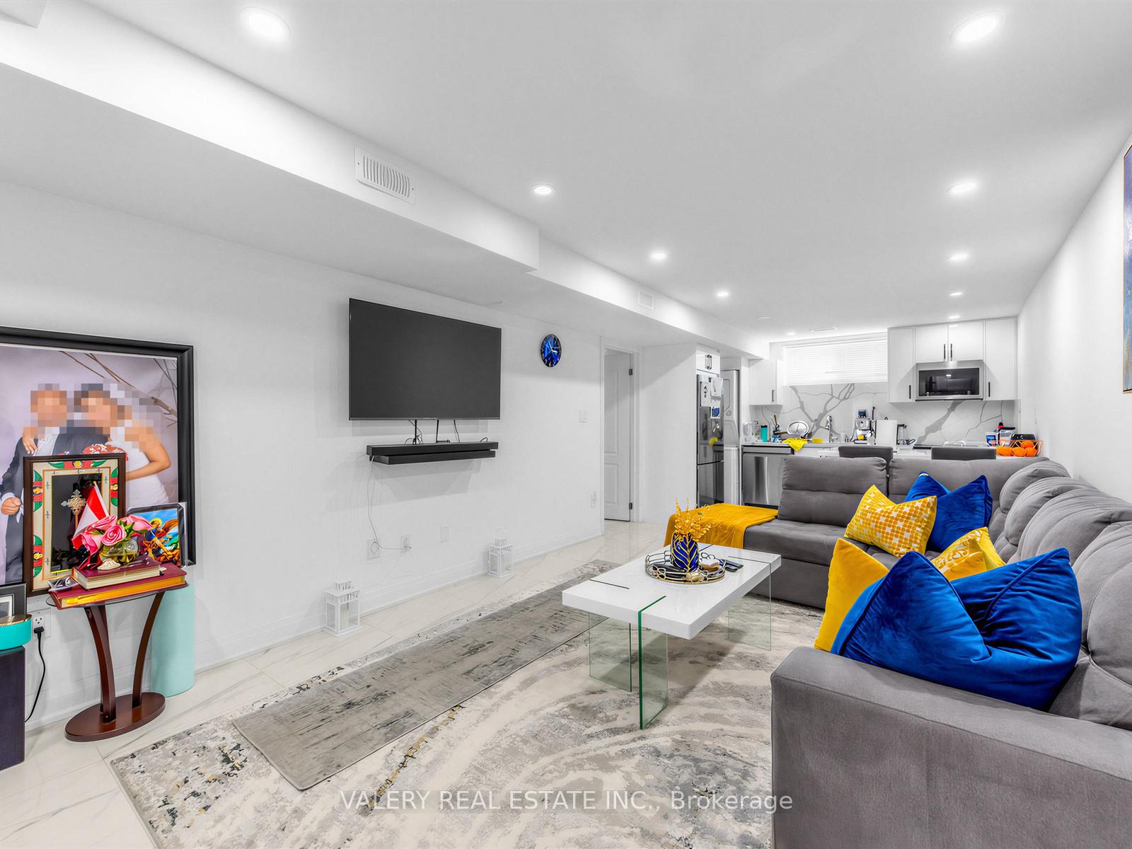 Photo 2 of Unit Lower, 64 Moreau Trail, Scarborough, Clairlea-Birchmount — HOMEH