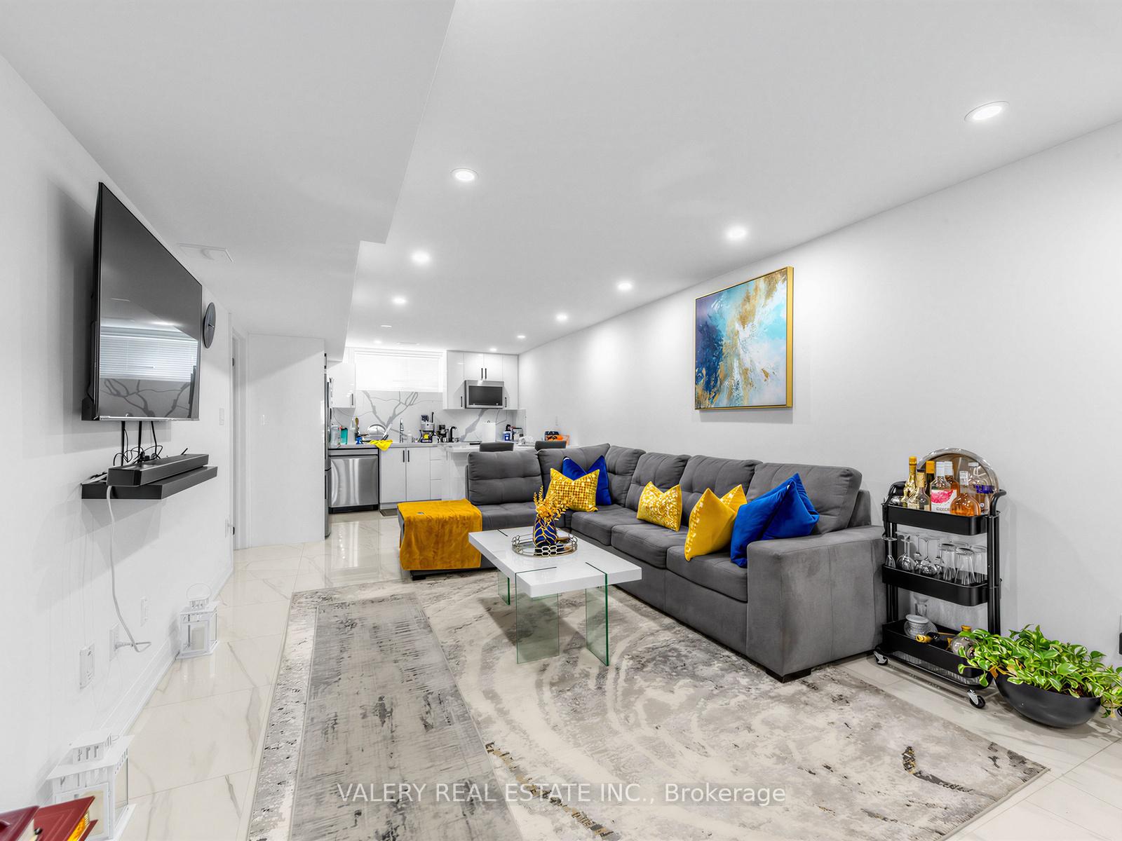 Photo 3 of Unit Lower, 64 Moreau Trail, Scarborough, Clairlea-Birchmount — HOMEH