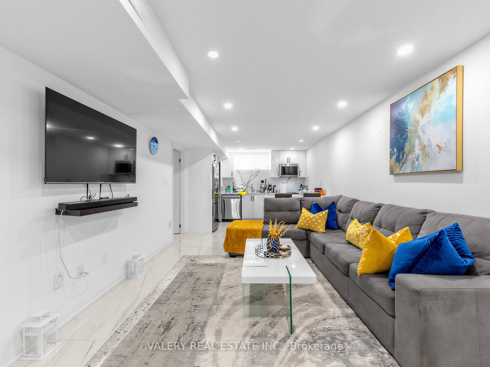 Photo 4 of Unit Lower, 64 Moreau Trail, Scarborough, Clairlea-Birchmount — HOMEH