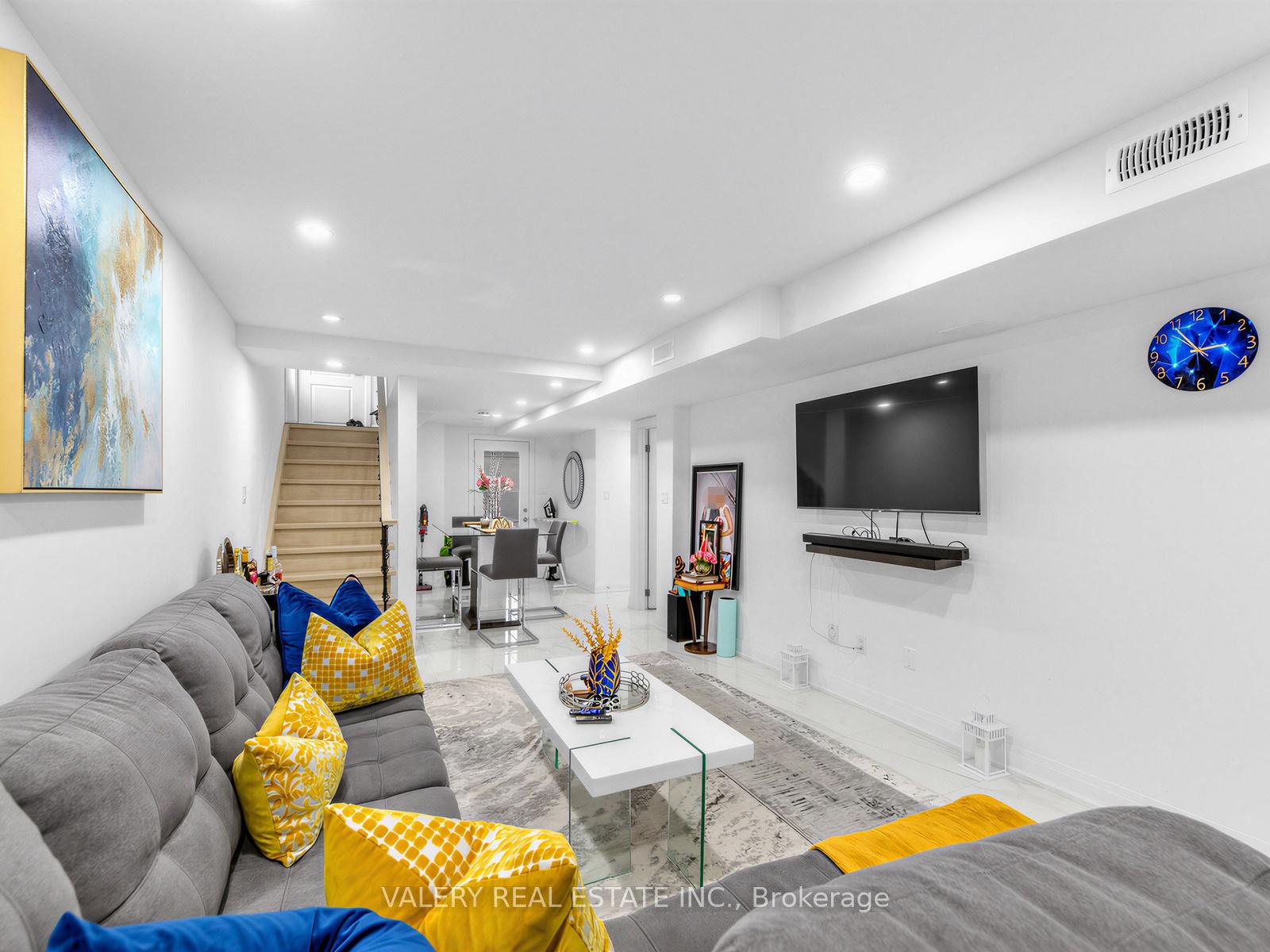Photo 5 of Unit Lower, 64 Moreau Trail, Scarborough, Clairlea-Birchmount — HOMEH