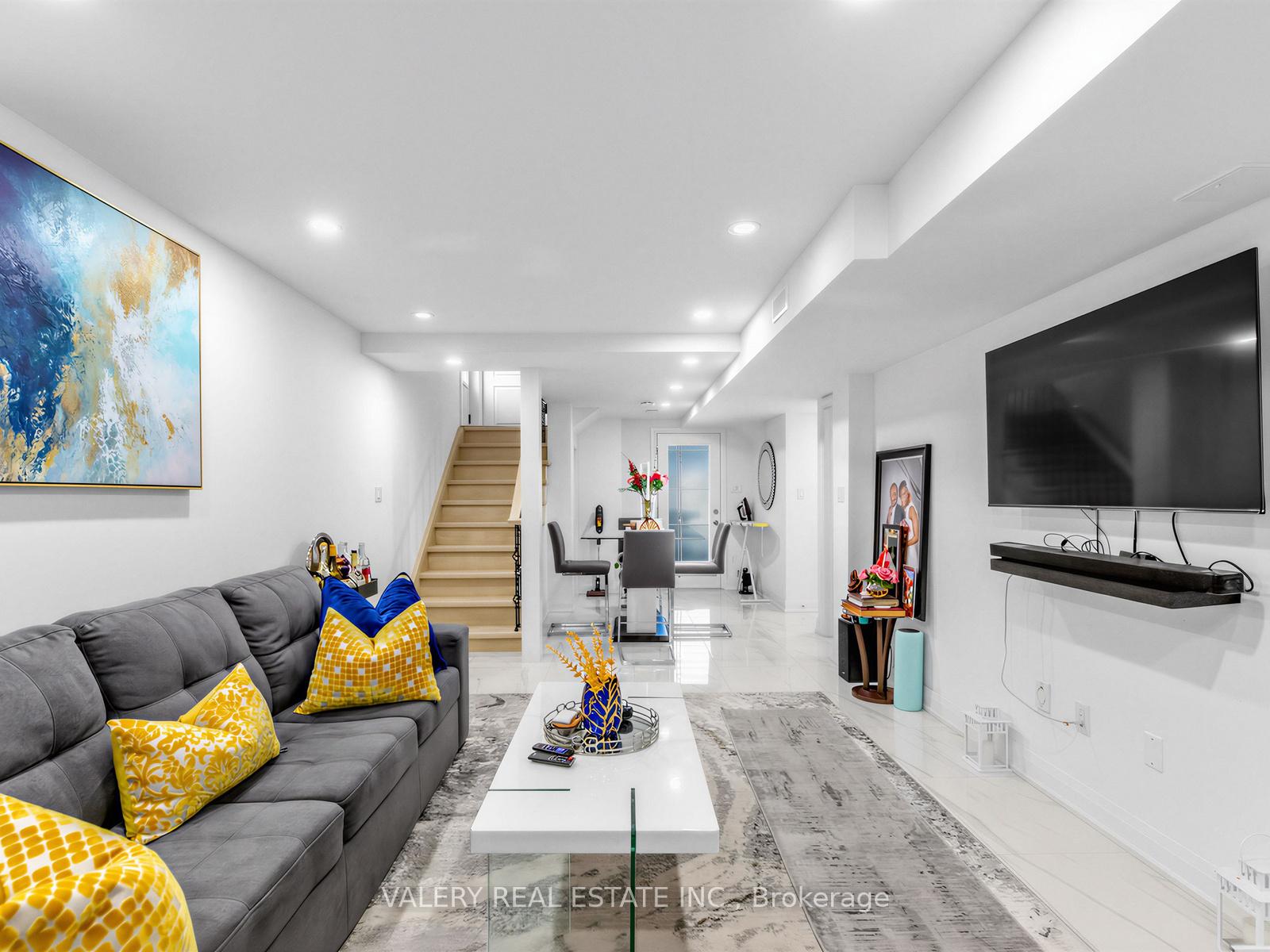 Photo 16 of Unit Lower, 64 Moreau Trail, Scarborough, Clairlea-Birchmount — HOMEH