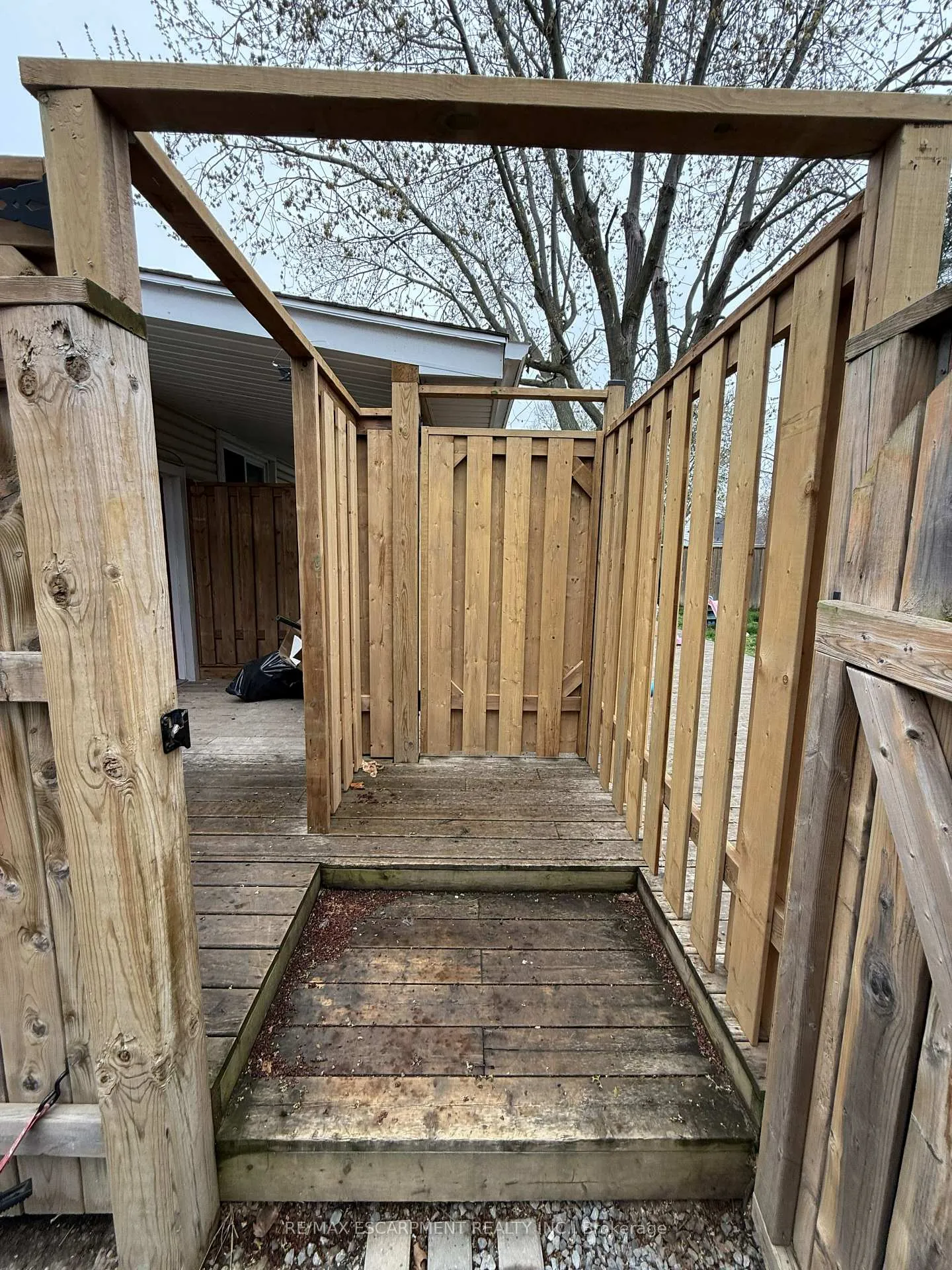 Photo 2 of Unit 2, 41 Beamer Avenue, St. Catharines, Bunting/Linwell — HOMEH