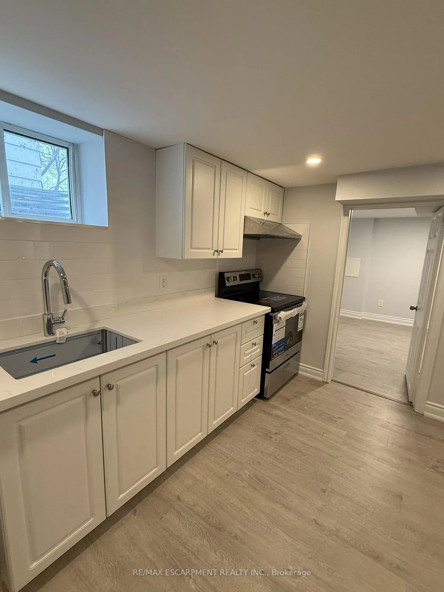 Photo 5 of Unit 2, 41 Beamer Avenue, St. Catharines, Bunting/Linwell — HOMEH