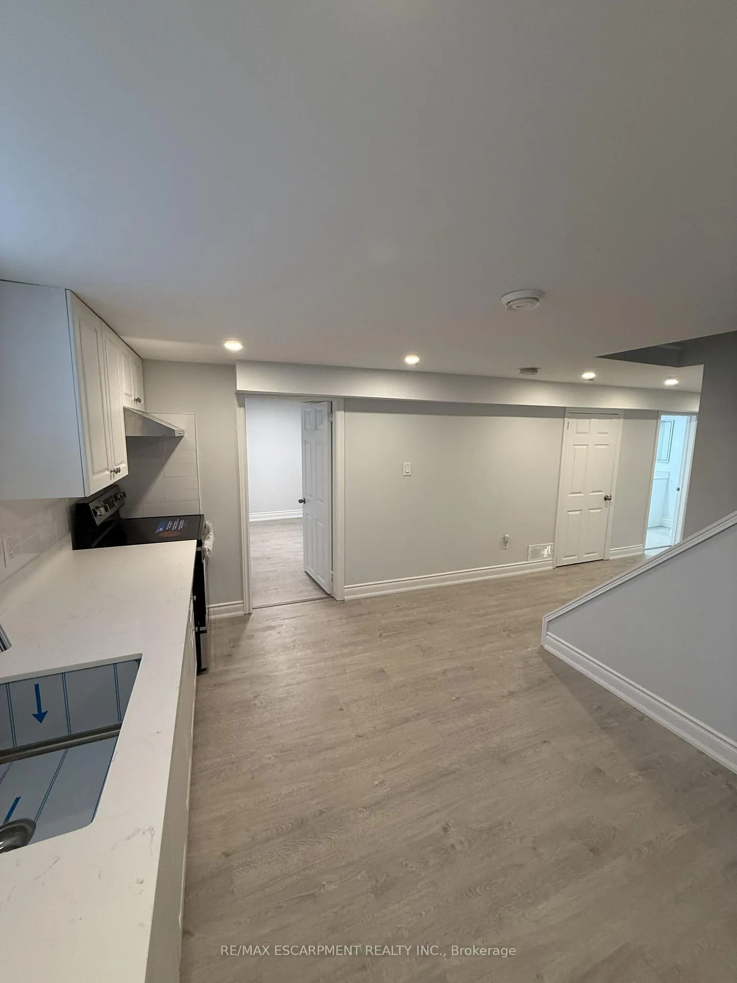 Photo 6 of Unit 2, 41 Beamer Avenue, St. Catharines, Bunting/Linwell — HOMEH
