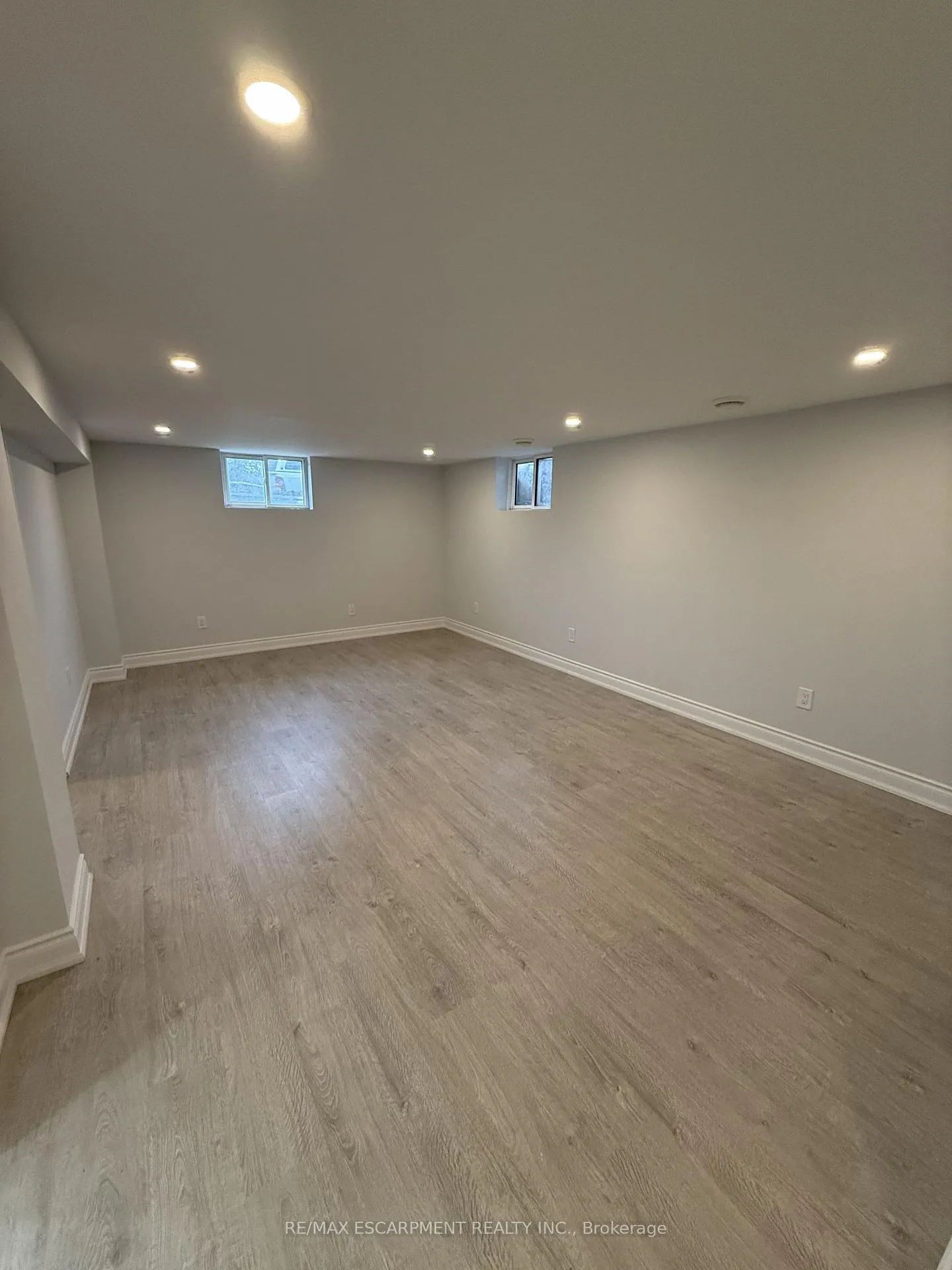Photo 7 of Unit 2, 41 Beamer Avenue, St. Catharines, Bunting/Linwell — HOMEH