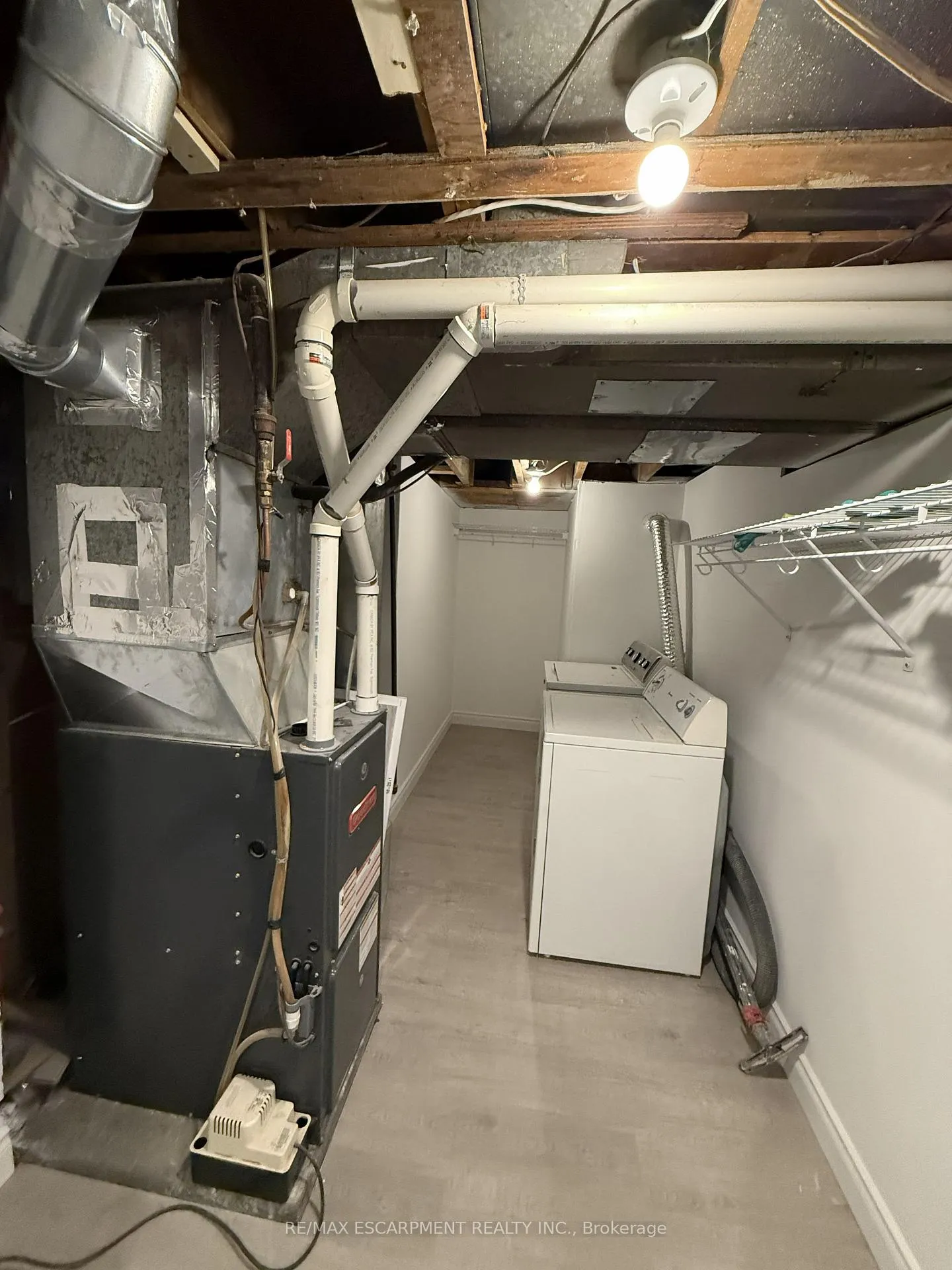 Photo 15 of Unit 2, 41 Beamer Avenue, St. Catharines, Bunting/Linwell — HOMEH