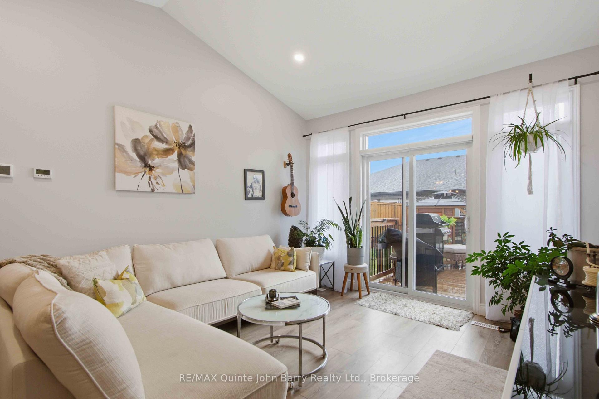 Photo 14 of 28 Raycroft Drive, Belleville, Thurlow Ward — HOMEH
