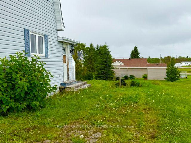 Photo 3 of 53 Gauthier Street, Kapuskasing, Fauquier — HOMEH