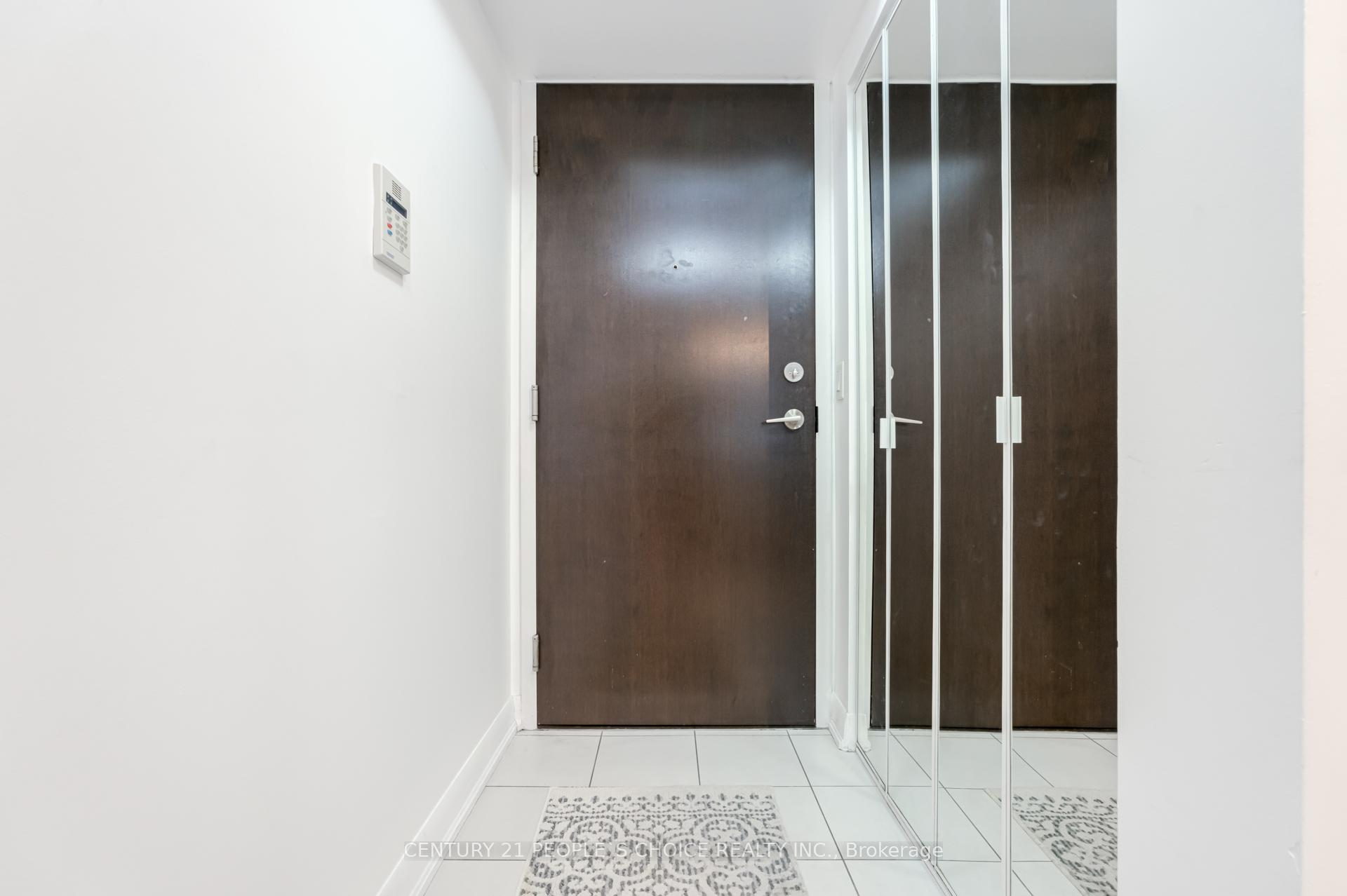 Photo 3 of Unit 2005, 215 Sherway Gardens Road, Etobicoke, Islington-City Centre West — HOMEH