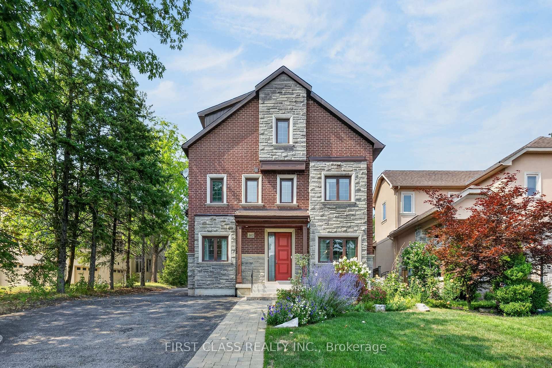 Photo 2 of 302 Brookside Road, Richmond Hill, Westbrook — HOMEH