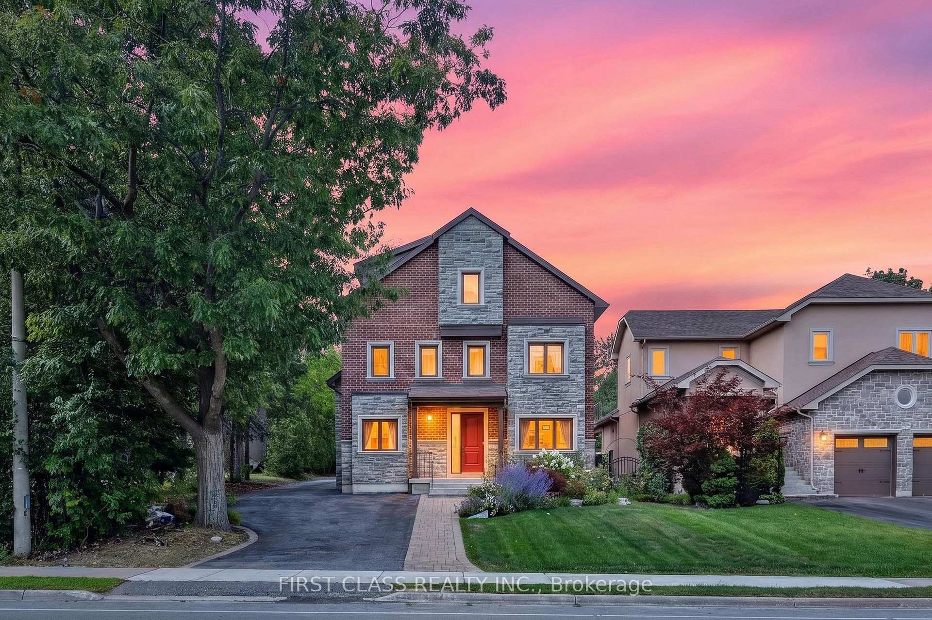 Photo 3 of 302 Brookside Road, Richmond Hill, Westbrook — HOMEH
