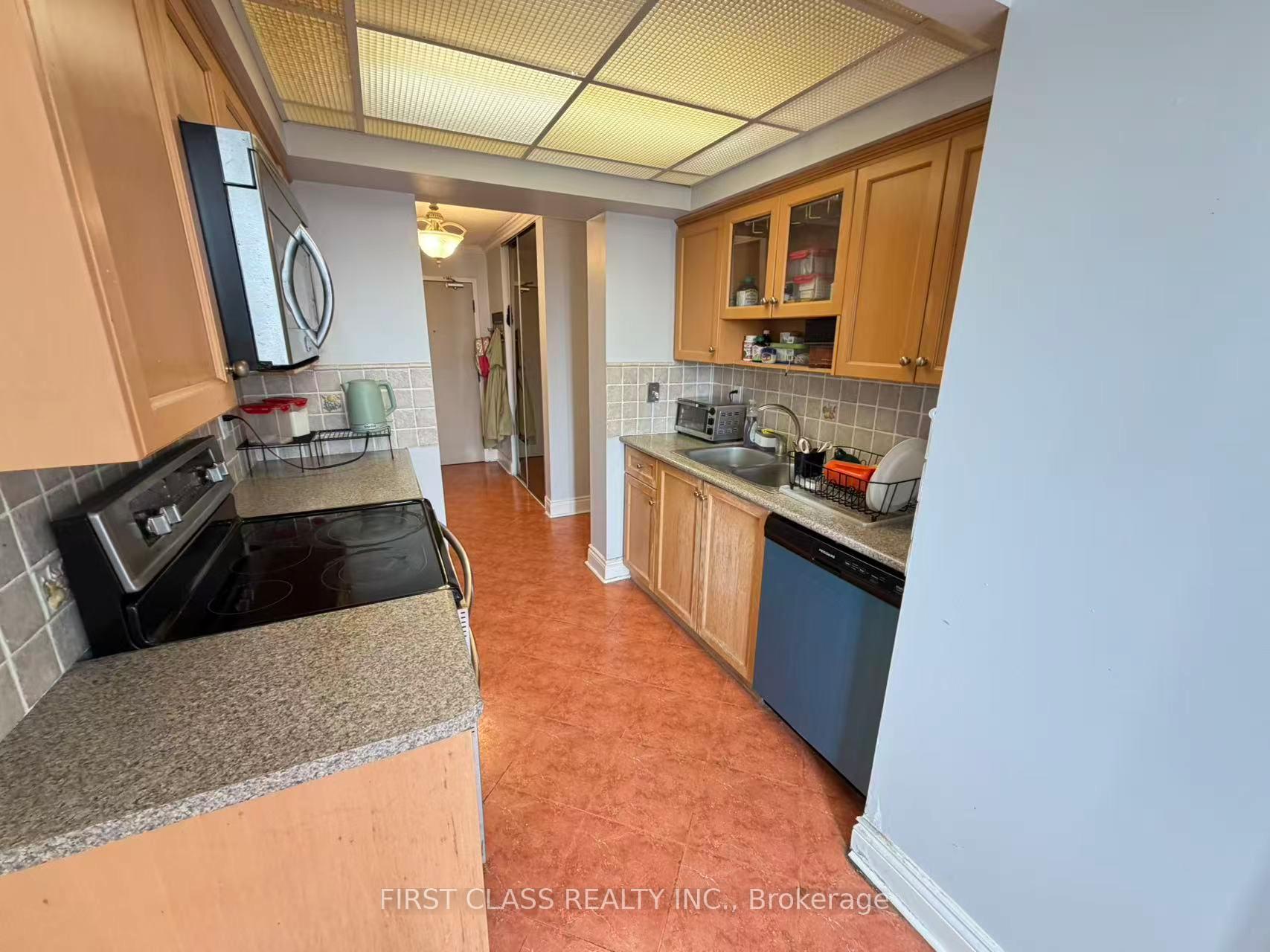 Photo 5 of Unit 1208, 700 Constellation Drive, Mississauga, Hurontario — HOMEH