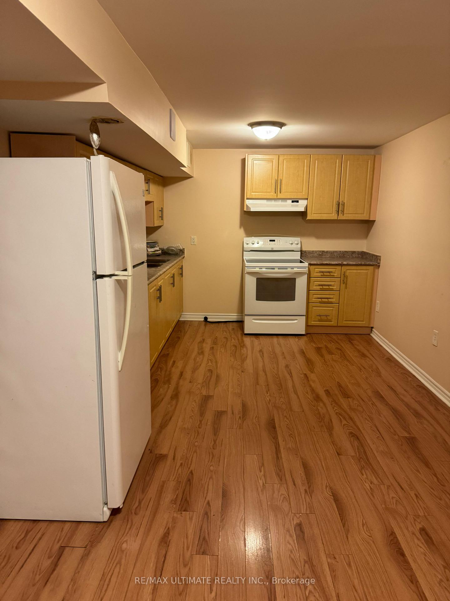 Photo 3 of Unit Basement, 58 Braidwood Lake Road, Brampton, Northwest Sandalwood Parkway — HOMEH