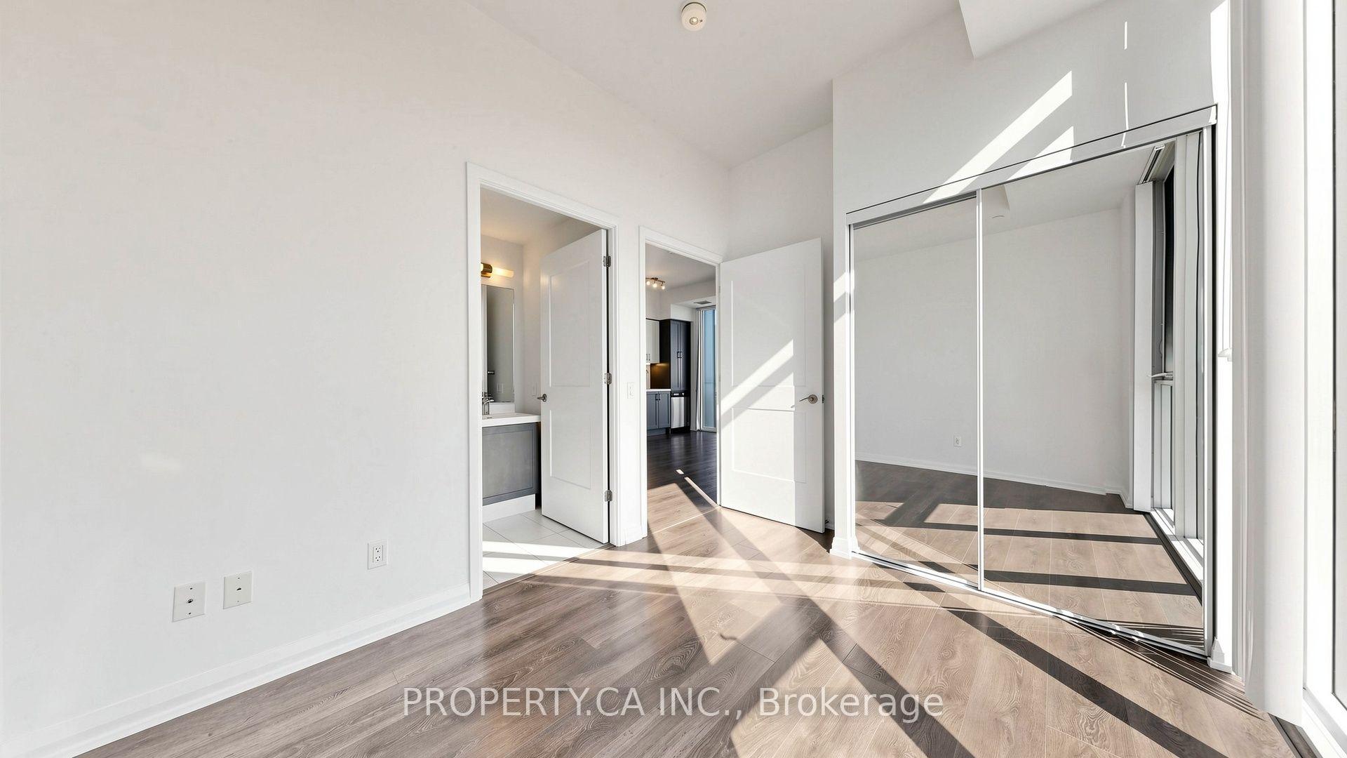 Photo 9 of Unit 915, 7895 Jane Street, Vaughan, Concord — HOMEH