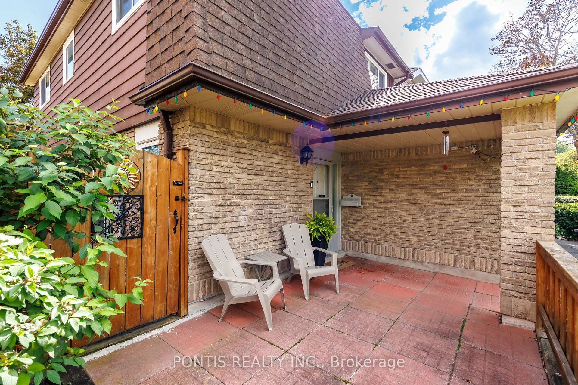 Photo 4 of 756 Cobblers Court, Pickering, Amberlea — HOMEH
