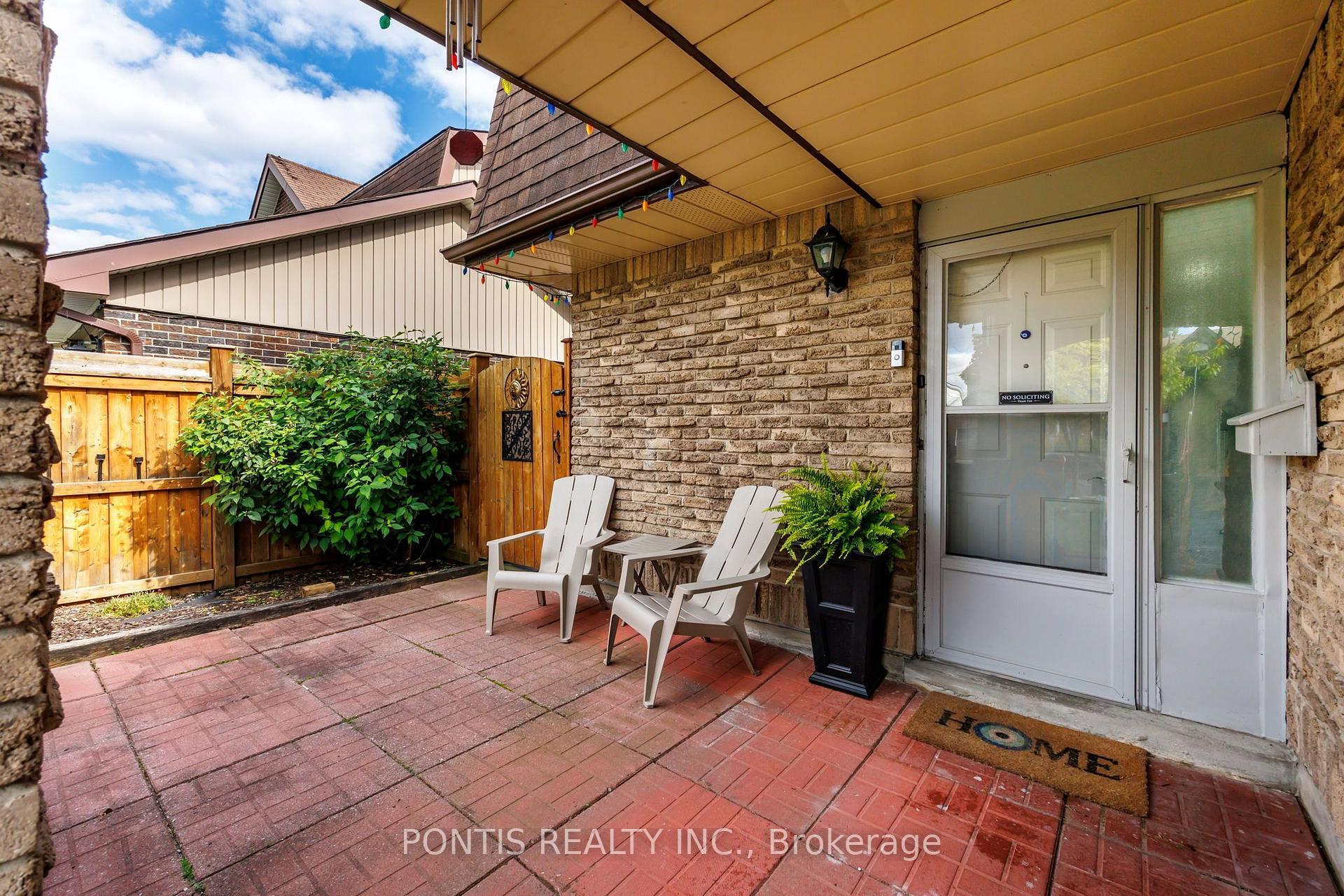 Photo 5 of 756 Cobblers Court, Pickering, Amberlea — HOMEH